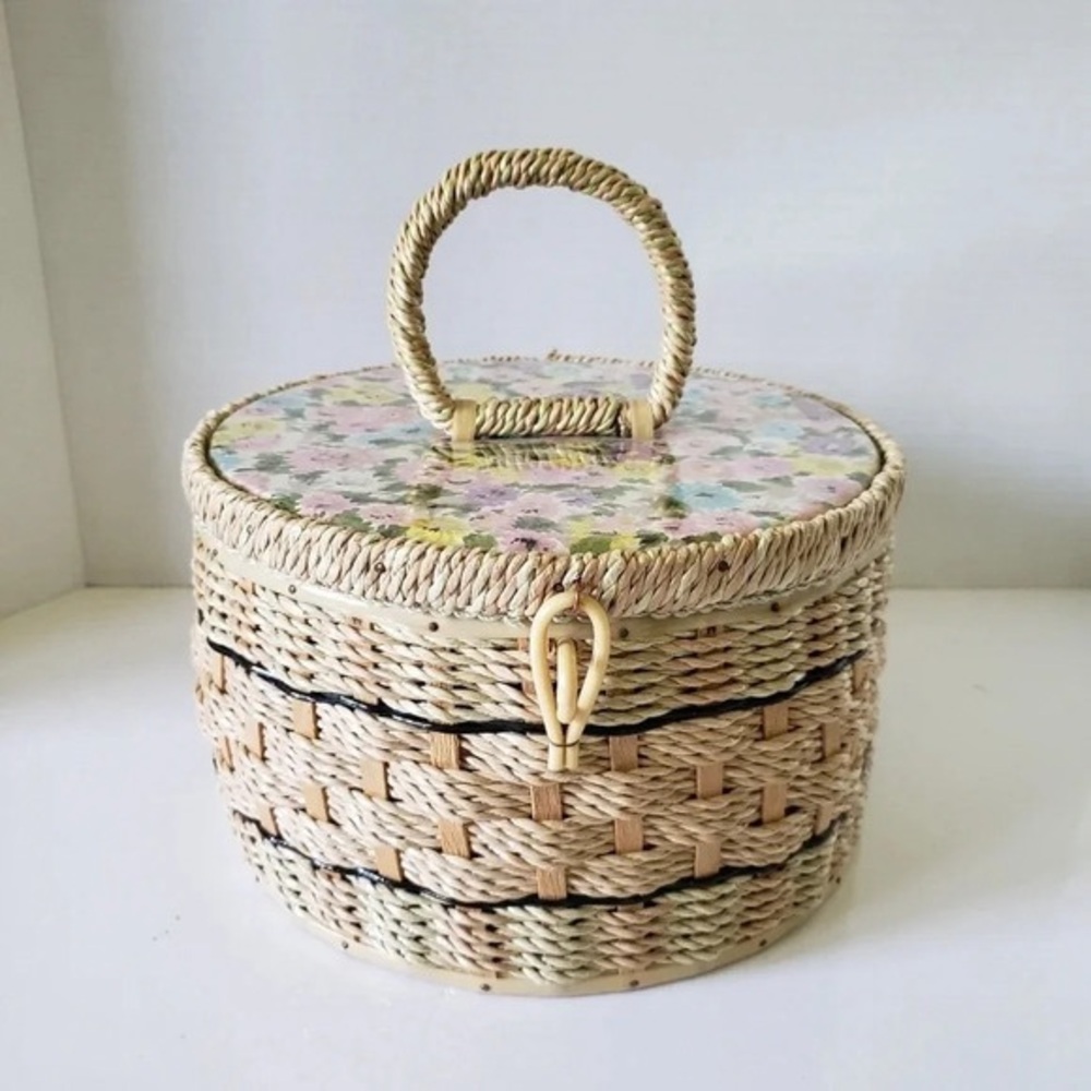 Vtg WickerWoven Satin Lined Round Sewing Basket